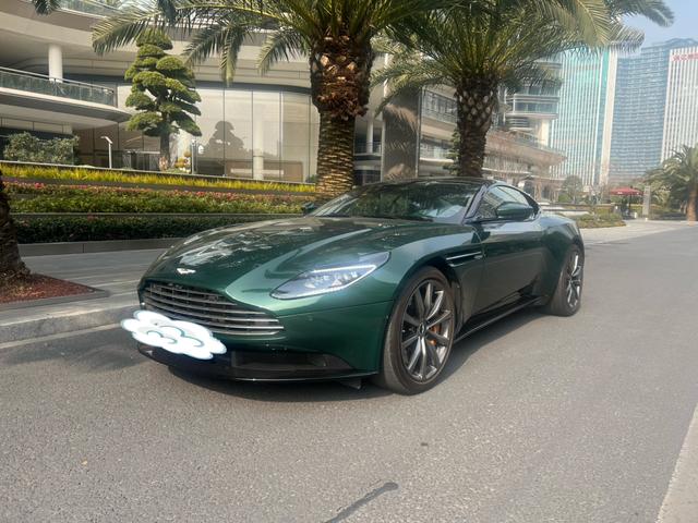 Aston Martin DB11