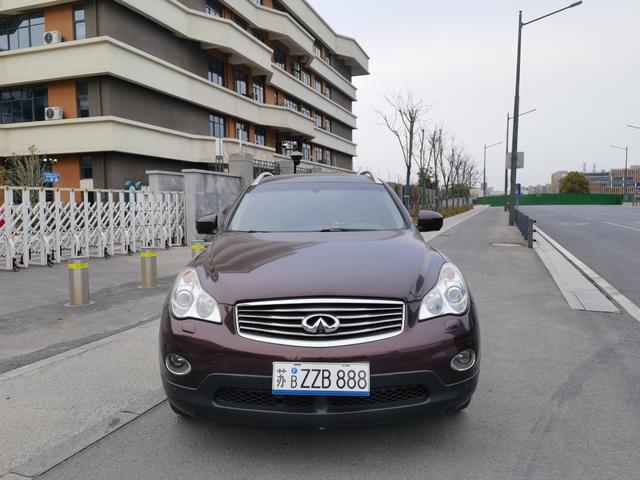 Infiniti QX50 (imported)