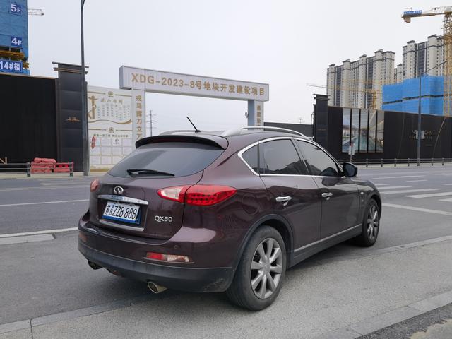 Infiniti QX50 (imported)