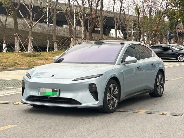 NIO ET5