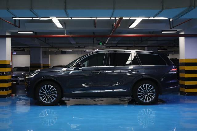 Lincoln Aviator