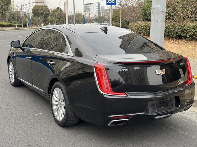 Cadillac XTS