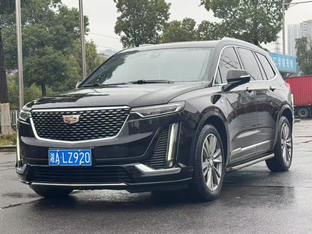 Cadillac XT6