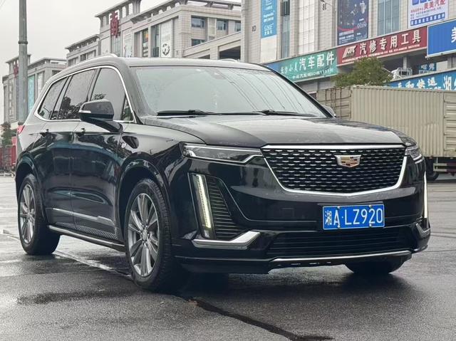 Cadillac XT6