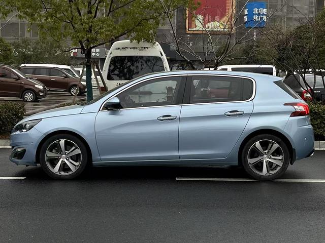 Peugeot 308S