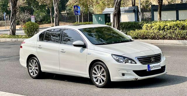 Peugeot 408