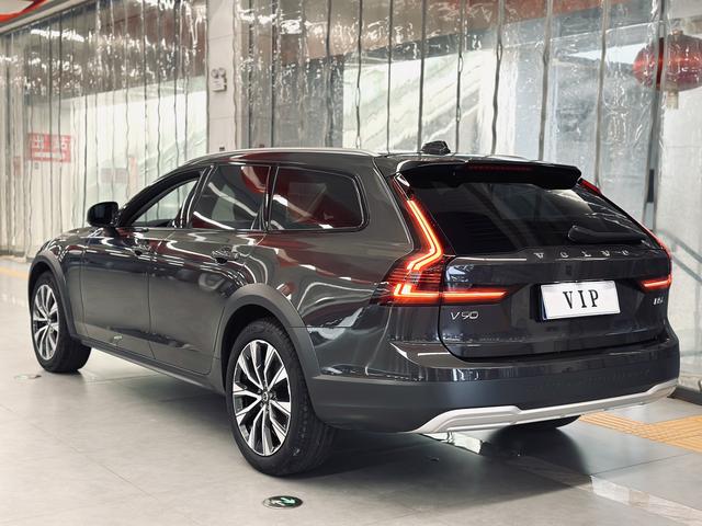 Volvo V90