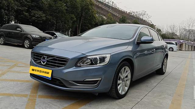 Volvo S60