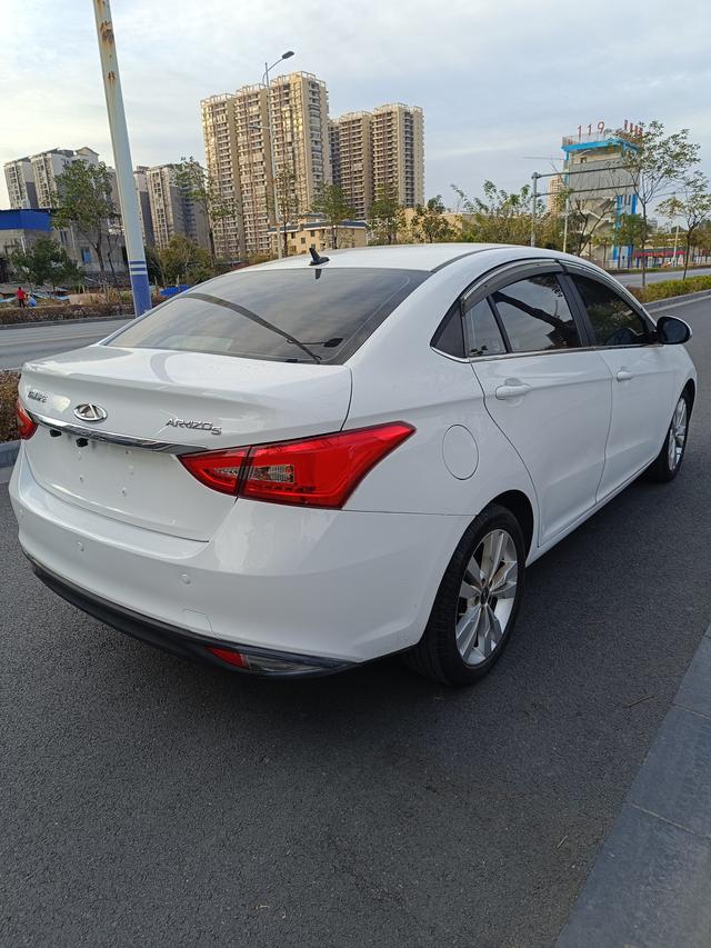 Chery Arrizo 5