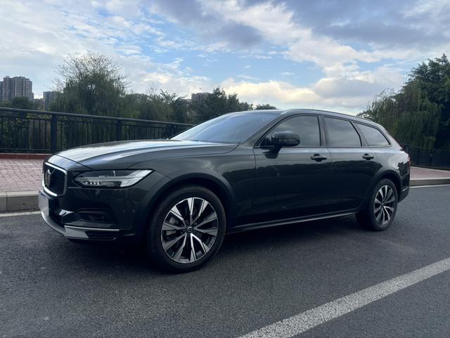 Volvo V90