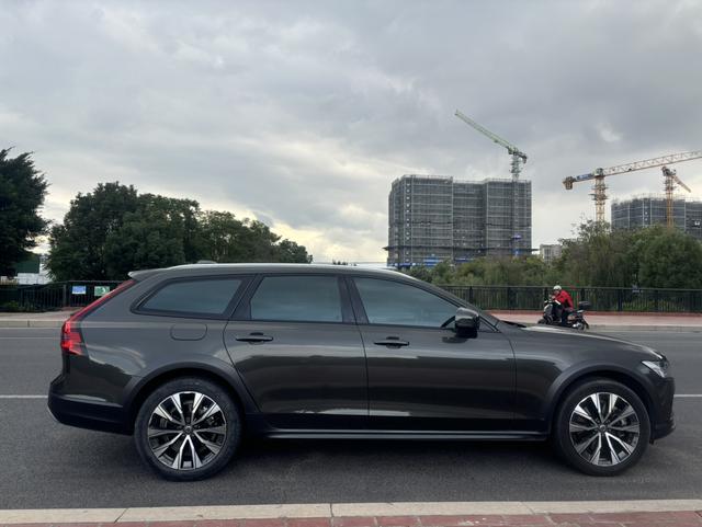 Volvo V90