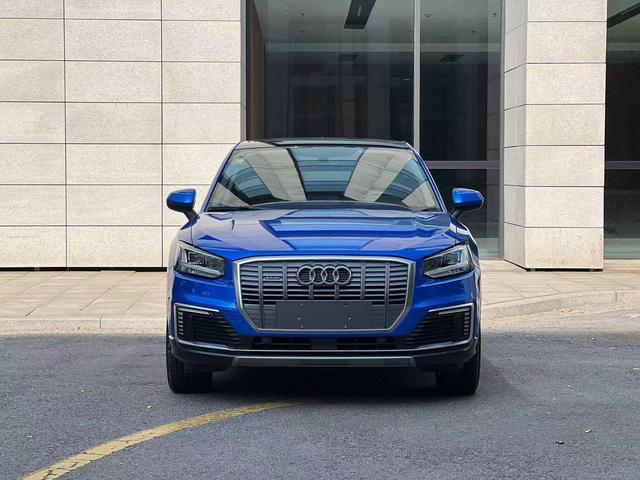 Audi Q2L e-tron