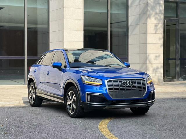 Audi Q2L e-tron