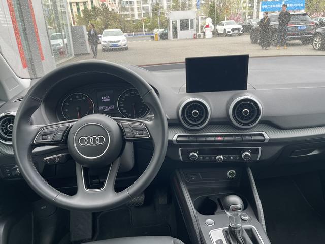 Audi Q2L