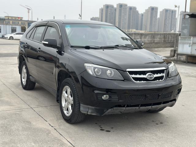 BYD S6