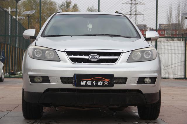 BYD S6