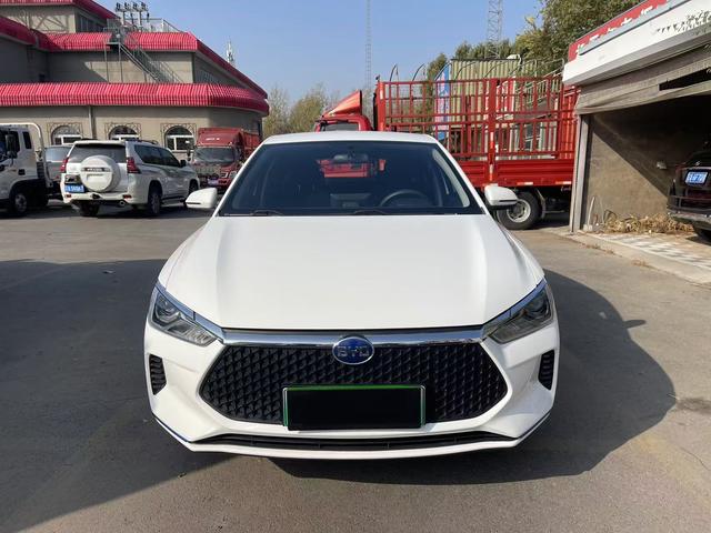 BYD e2