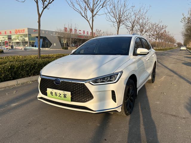 BYD e2