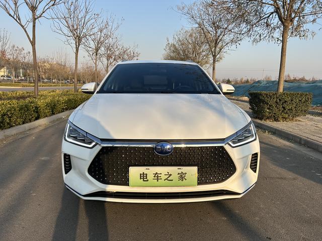 BYD e2