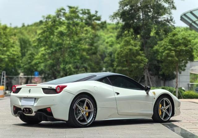 Ferrari 458