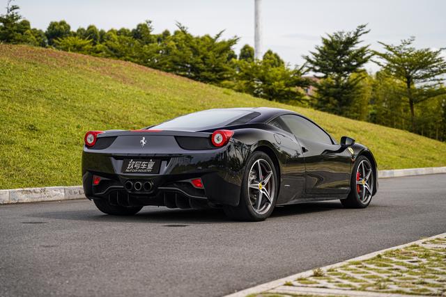 Ferrari 458