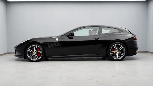 Ferrari GTC4Lusso