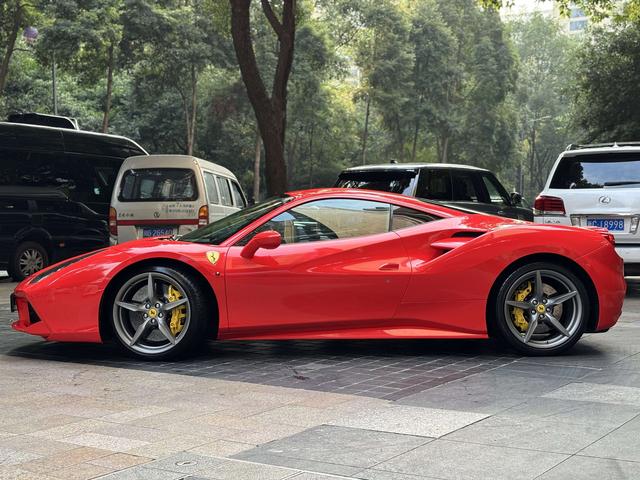 Ferrari 488