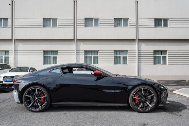 Aston Martin Vantage