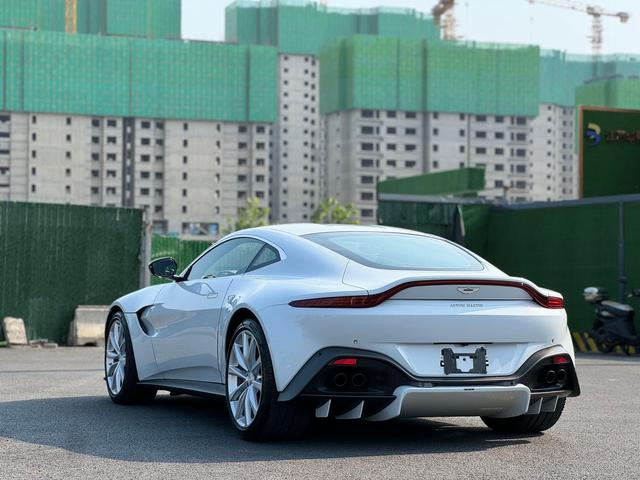 Aston Martin Vantage