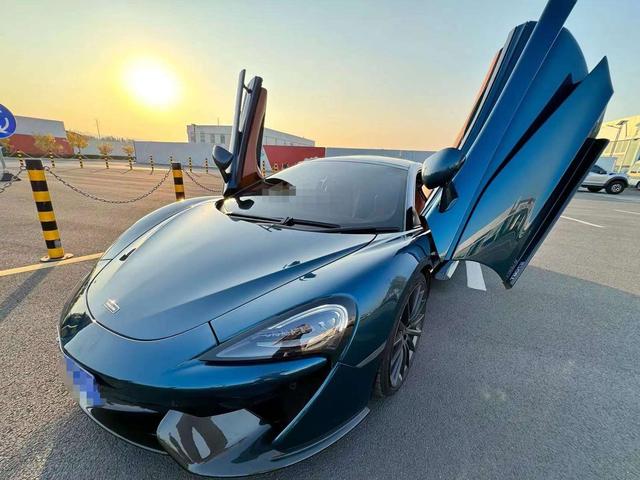 McLaren 570GT