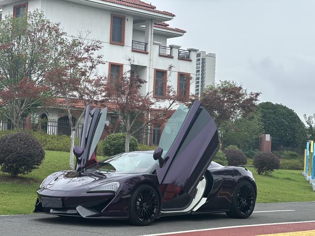 McLaren 570GT