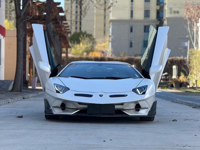 Lamborghini Aventador