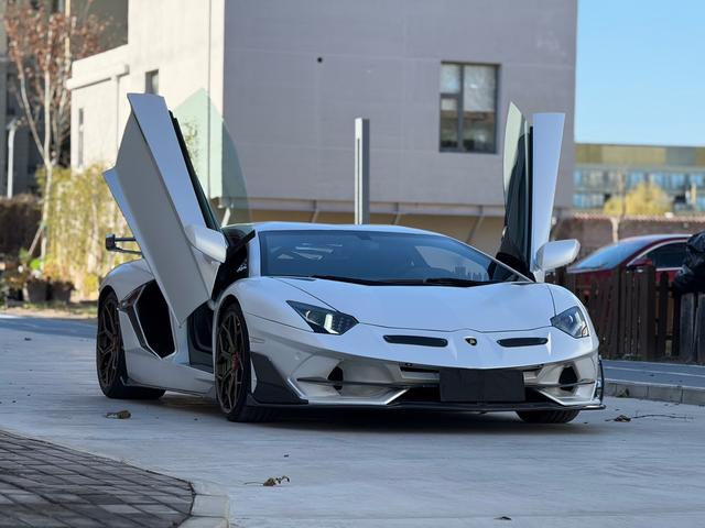 Lamborghini Aventador