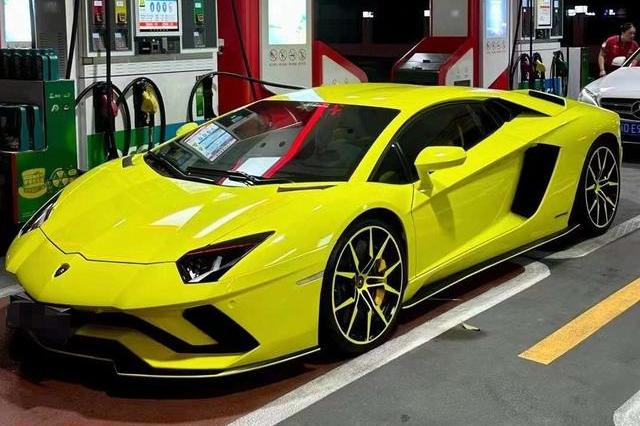 Lamborghini Aventador