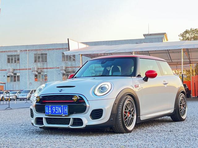 MINI JCW