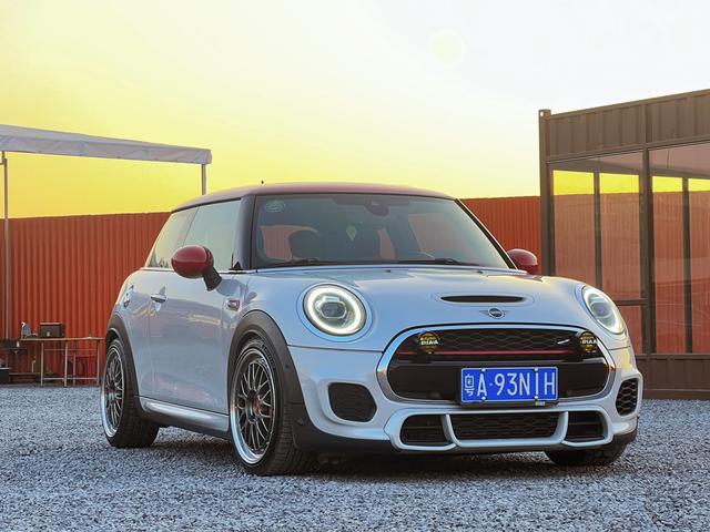 MINI JCW