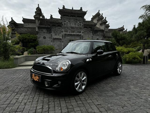 MINI MINI