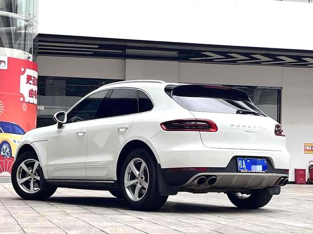 Porsche Macan