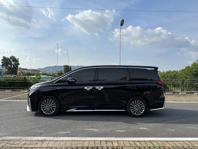 GAC Trumpchi M8