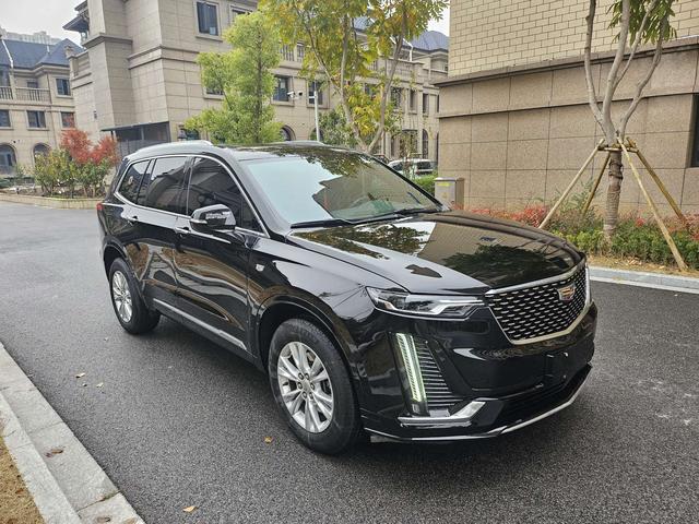 Cadillac XT6