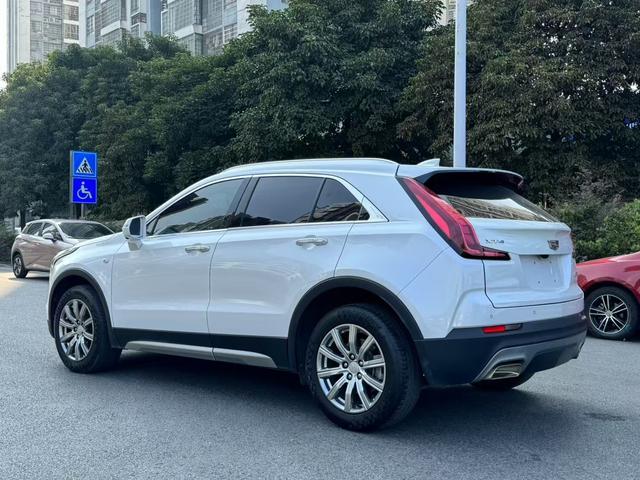 Cadillac XT4