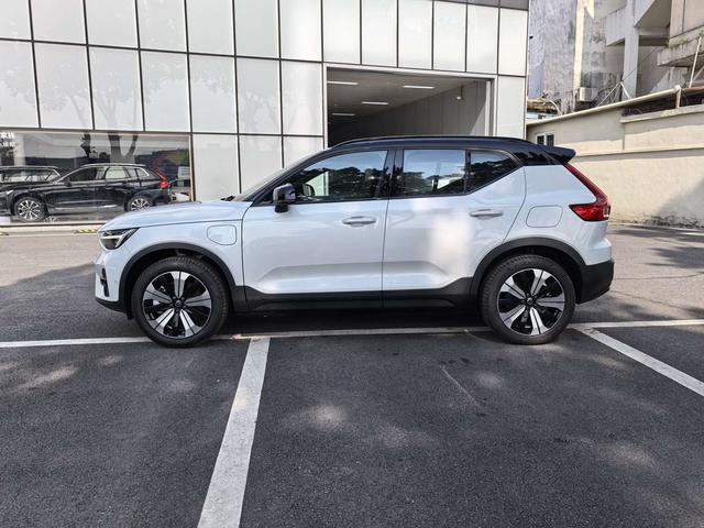 Volvo XC40 EV