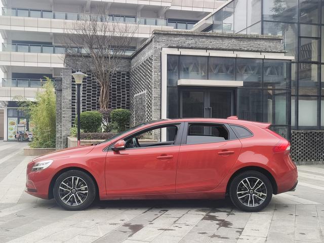 Volvo V40