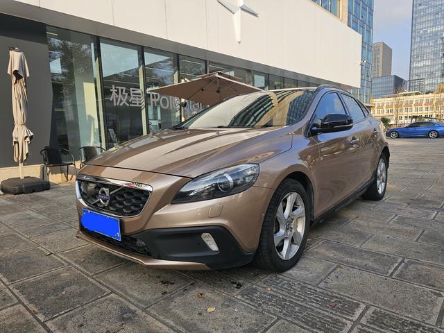 Volvo V40