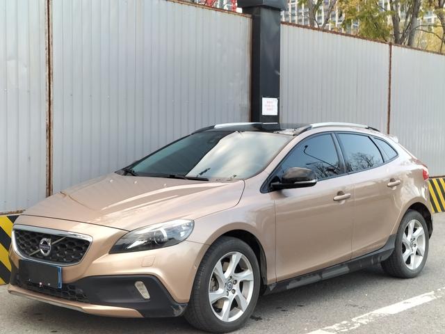 Volvo V40