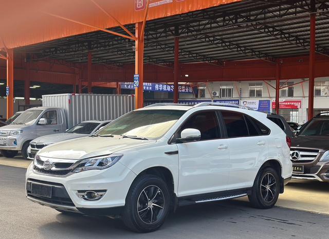 BYD S7