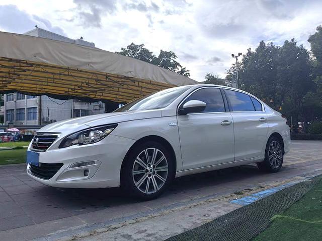 Peugeot 408