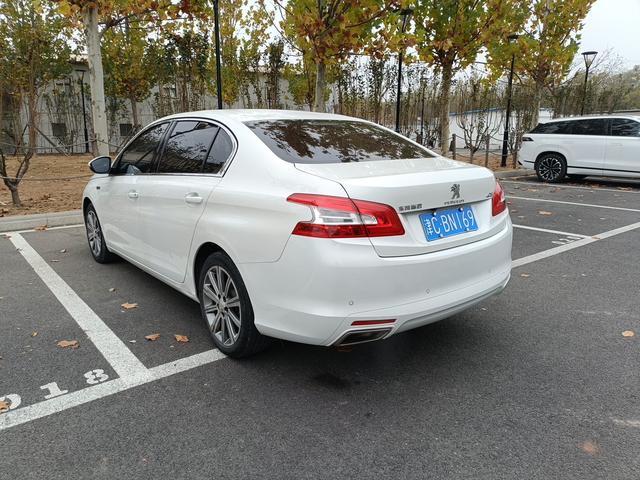 Peugeot 408