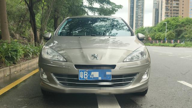 Peugeot 408