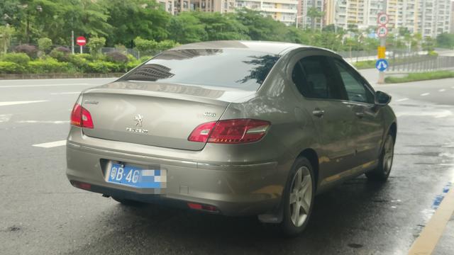 Peugeot 408